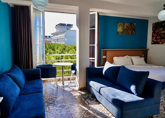 Hotel Monaco & Garden